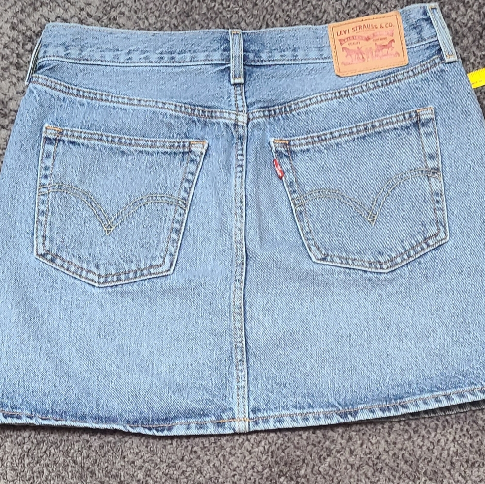 Authentic Levi's Denim Skirt EUC Worn only a few hours, lol
